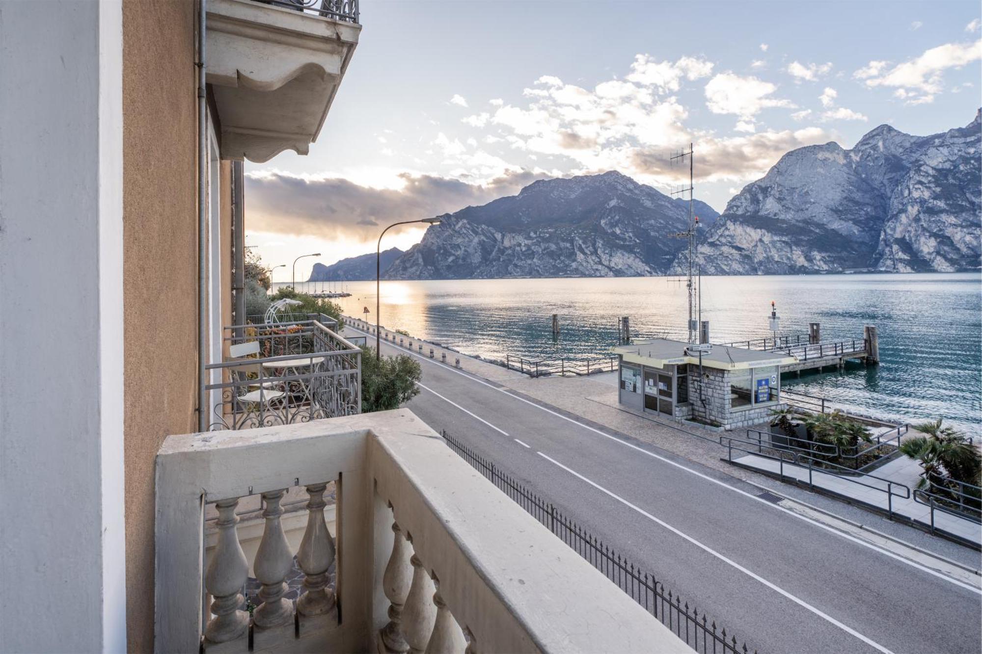 Lake Sensation - Garda Lake View Torbole Sul Garda Exterior foto